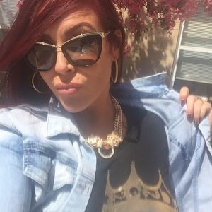 Meet your Posher, Leslie